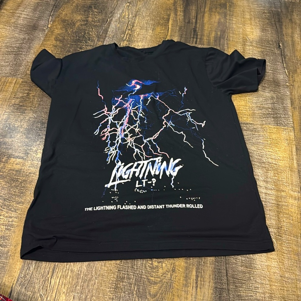 🖤Lightning men’s shirt🖤